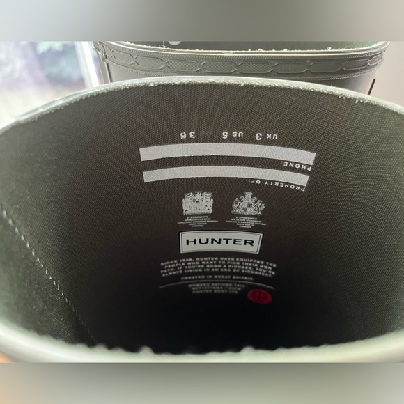 Hunter Tall Rain Boots in Green. Women’s 5. - Picture 4 of 5